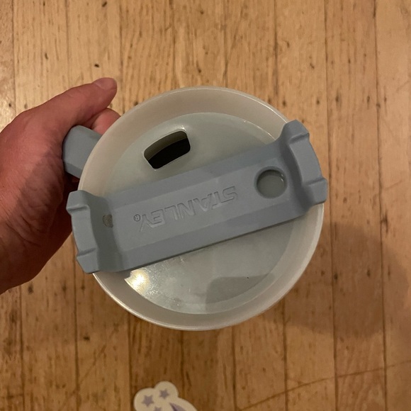 Stanley Blue Tumbler with Handle Accent - Picture 4 of 7